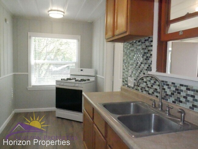 Building Photo - 2 br, 1 bath House - 3269 Belden St