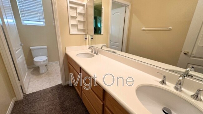 Building Photo - 7 Southern Hills Dr