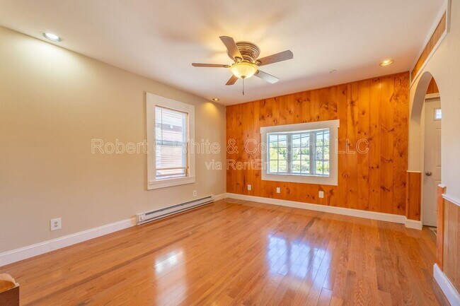 Building Photo - 77 Ashland St