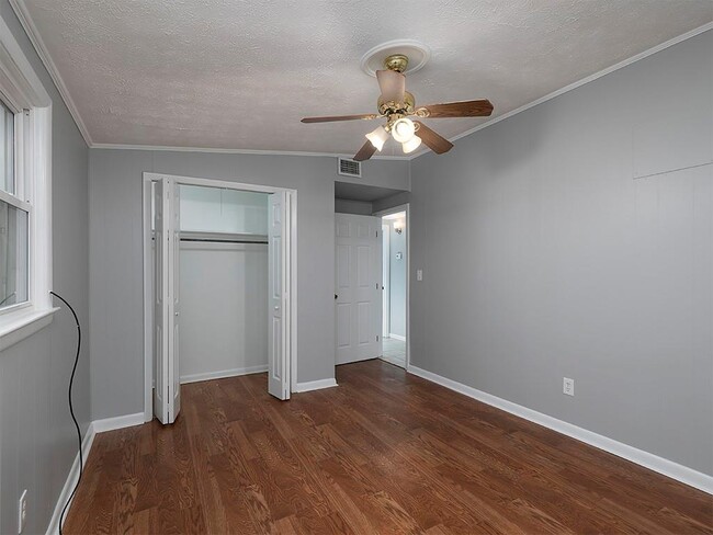 Building Photo - 2123 Hanfred Ct