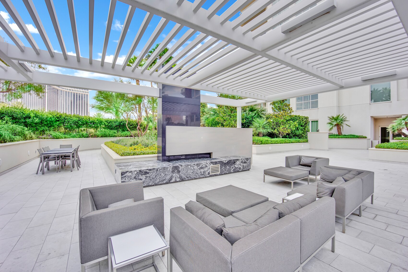 Building Photo - 2777 Paradise Rd