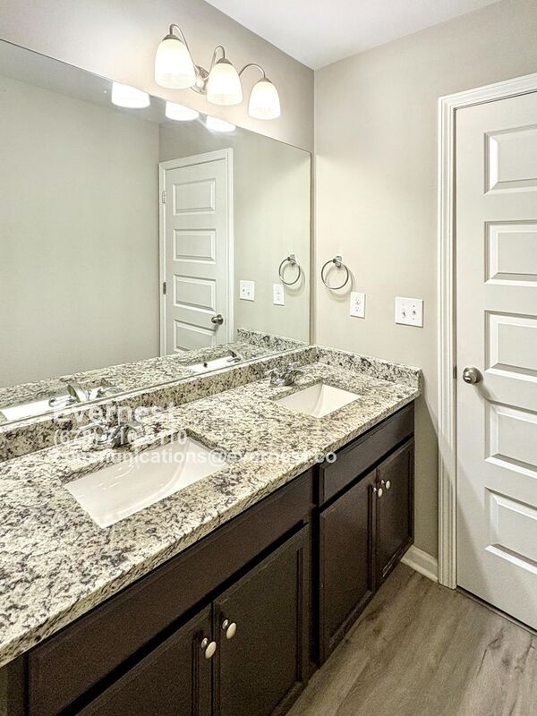 Building Photo - 3177 Alhambra Cir