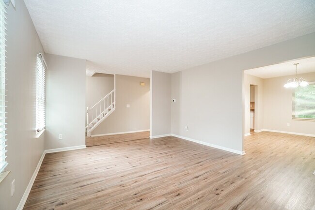 Building Photo - 442 Rambling Brook Dr