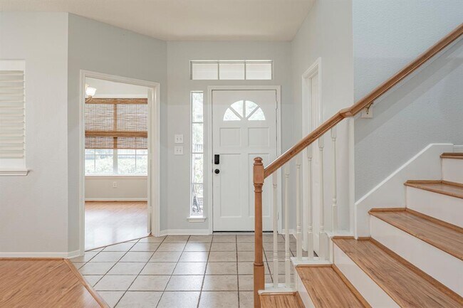 Building Photo - 203 W Sundance Cir