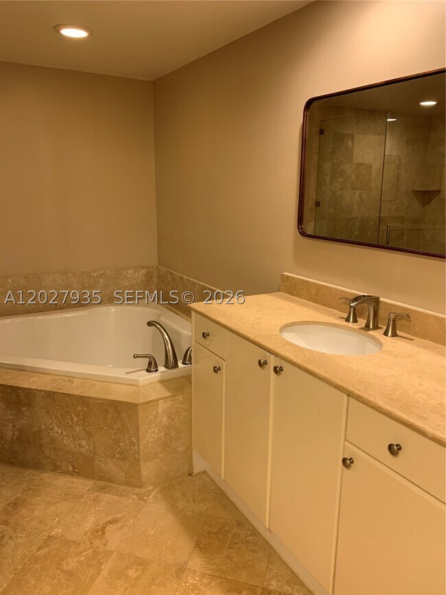Building Photo - 1745 E Hallandale Beach Blvd