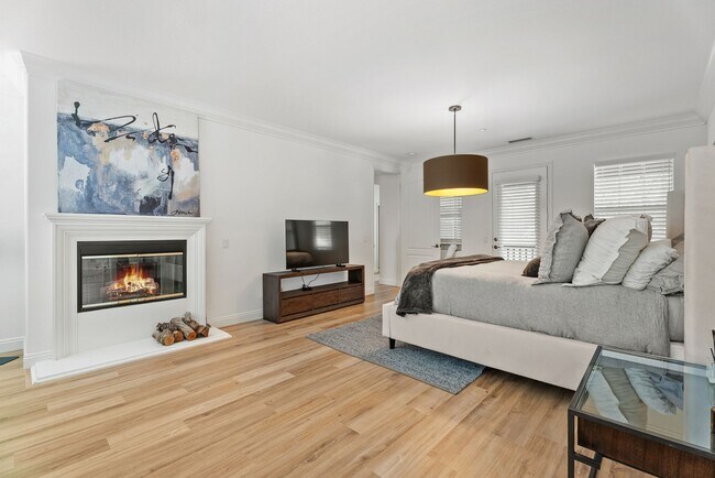 Building Photo - Luxury Living in San Clemente – 5 Bed, 3.5...