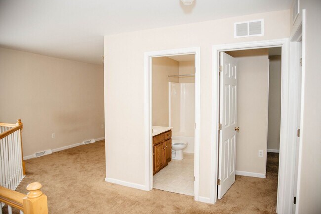 Building Photo - 746 Mt Gretna Rd