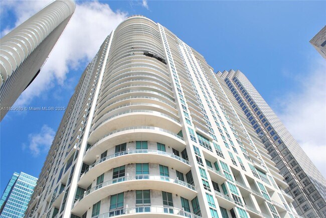 Building Photo - 300 S Biscayne Blvd