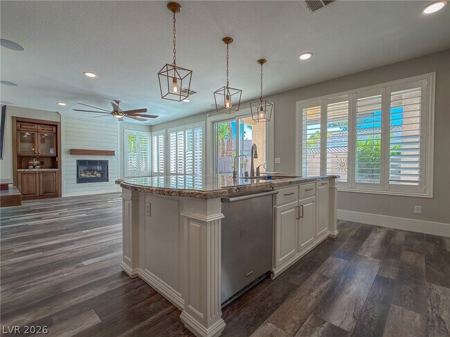 Building Photo - 3025 Scenic Valley Way