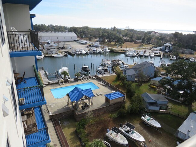 Building Photo - Harborside Club at 701