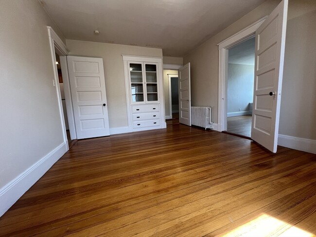 Building Photo - 22 Park Rd