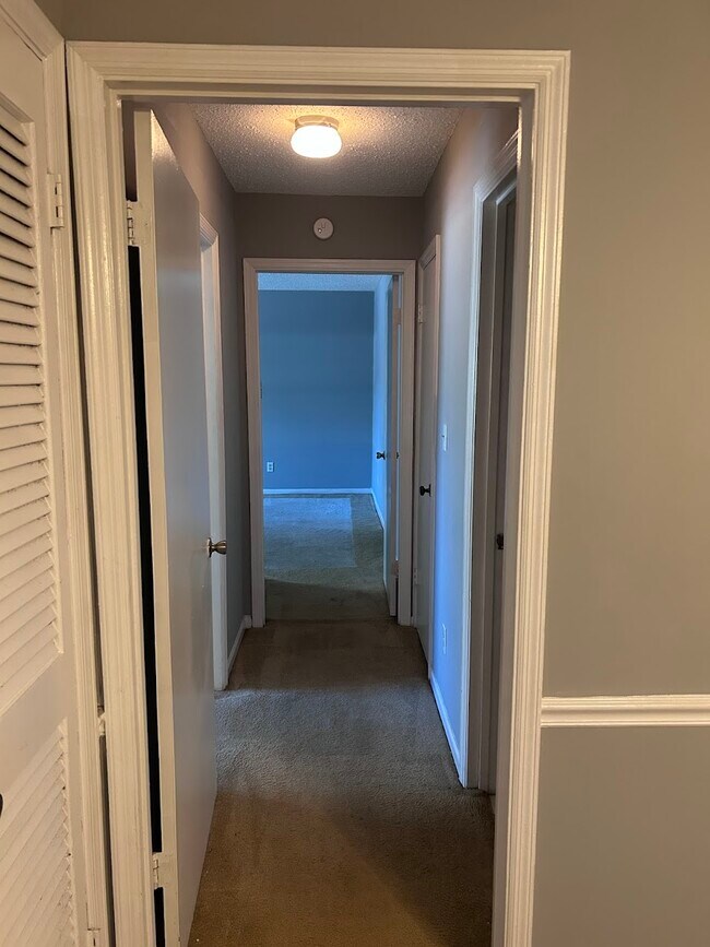 Building Photo - 2940 Parc Lorraine