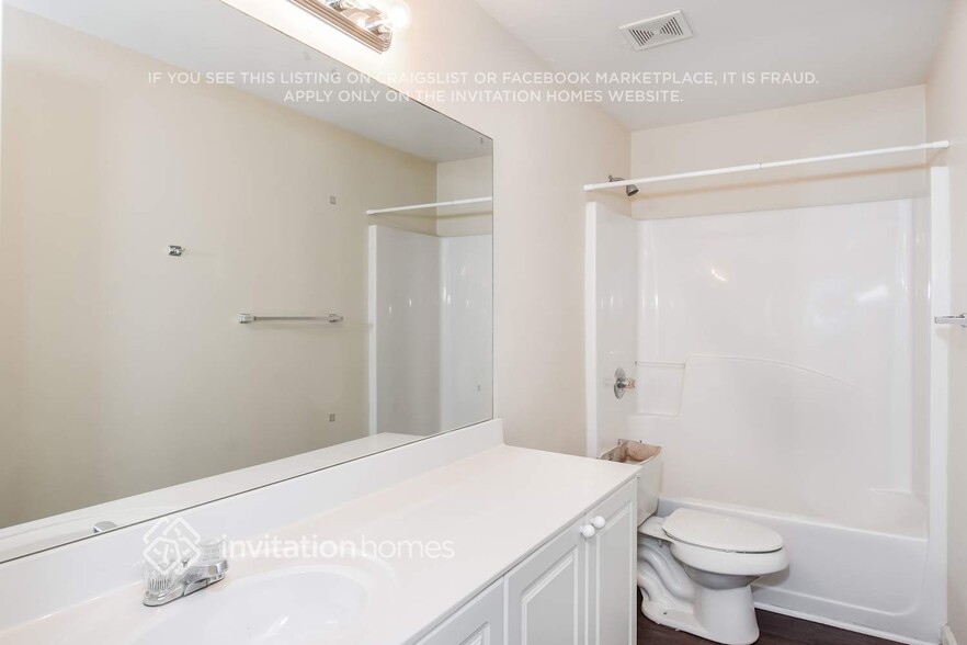 Building Photo - 725 Weller Path NE