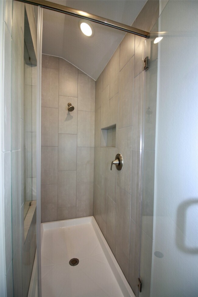 Building Photo - 6542 Scarlet Pond Ln