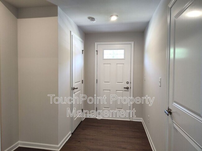 Building Photo - 5850 Granbury Dr