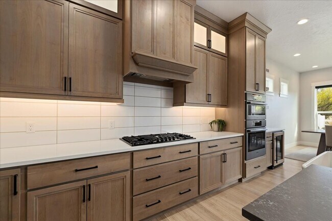 Building Photo - Gorgeous 4-Bedroom Home in Dry Creek Ranch...