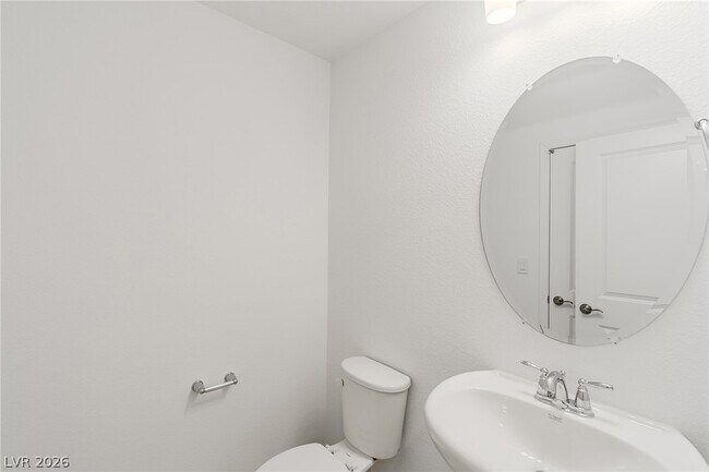 Building Photo - 5733 S Tioga Way