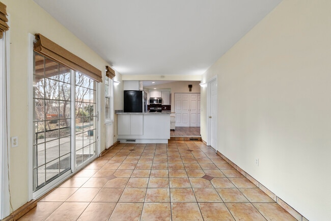 Building Photo - 4802 Sturdivant Ave