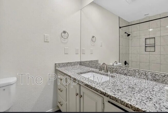 Building Photo - 3220 Preston Dr