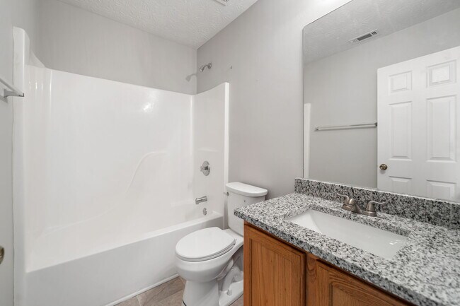 Building Photo - 3690 Golfe Links Dr