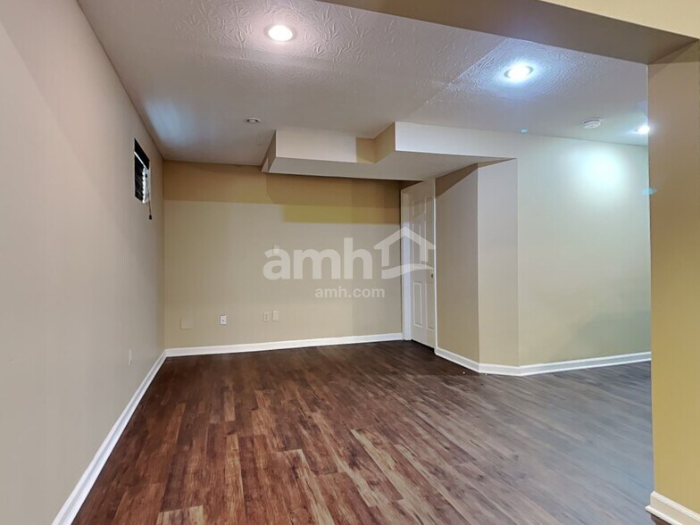 Building Photo - 7 Grouse Dr