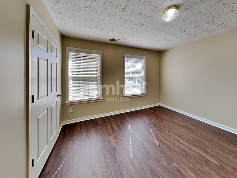 Building Photo - 3801 Bogan Mill Rd