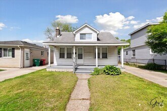 Building Photo - 3 bedroom bungalow $1300