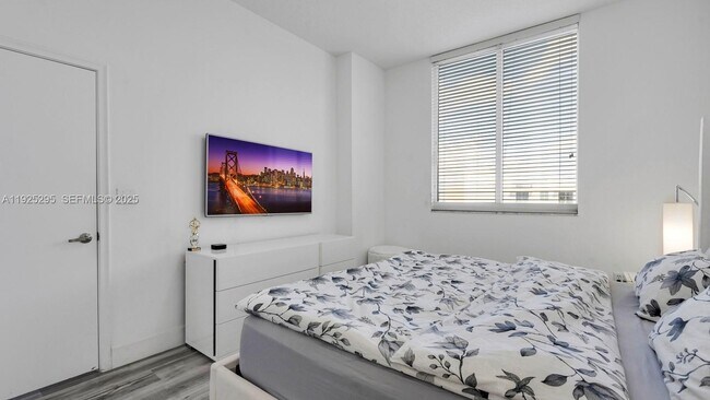 Building Photo - 18800 NE 29th Ave