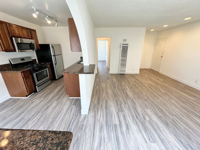 Building Photo - 3631 Midvale Ave