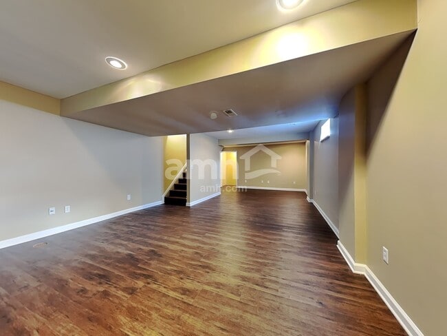Building Photo - 4695 Woodfield Dr