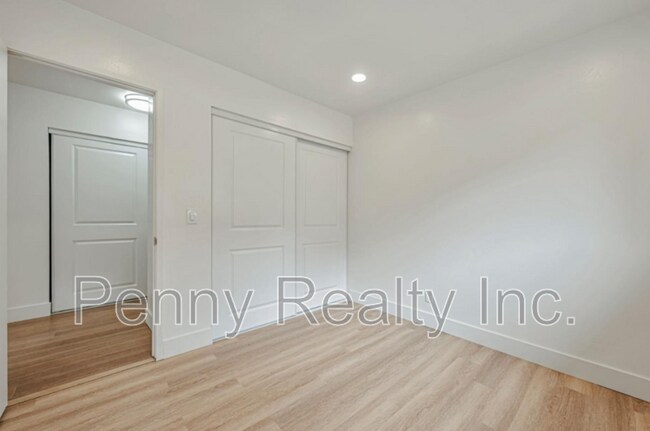 Building Photo - 6046 Reo Pl