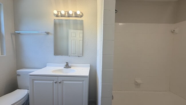 Building Photo - 8534 Addison Rd