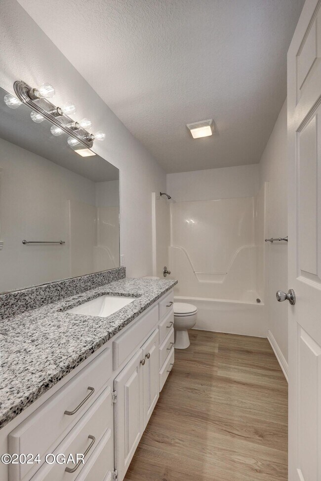 Building Photo - 301 W Briarbrook Ln