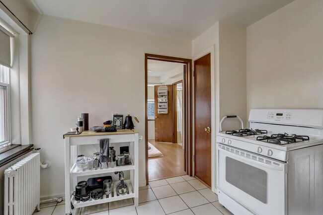 Building Photo - Becher Apartments