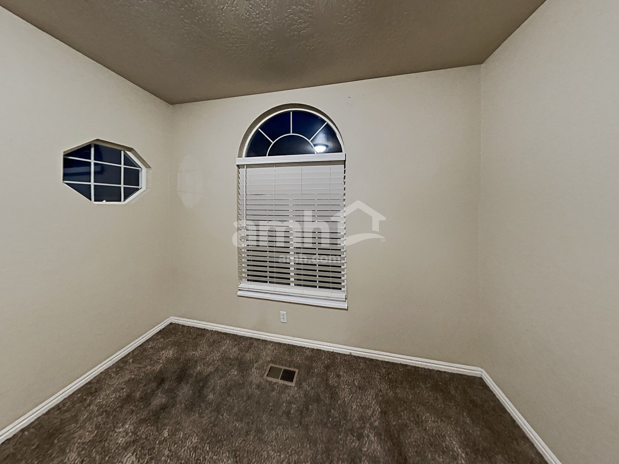 Building Photo - 6398 S Clover Creek Ln