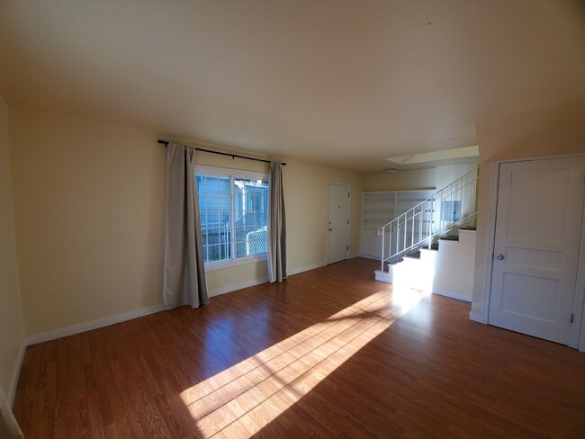 Building Photo - Redwood City duplex