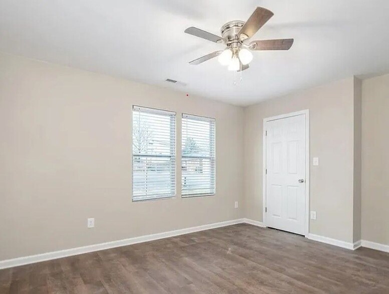 Building Photo - 1347 Ontario Dr