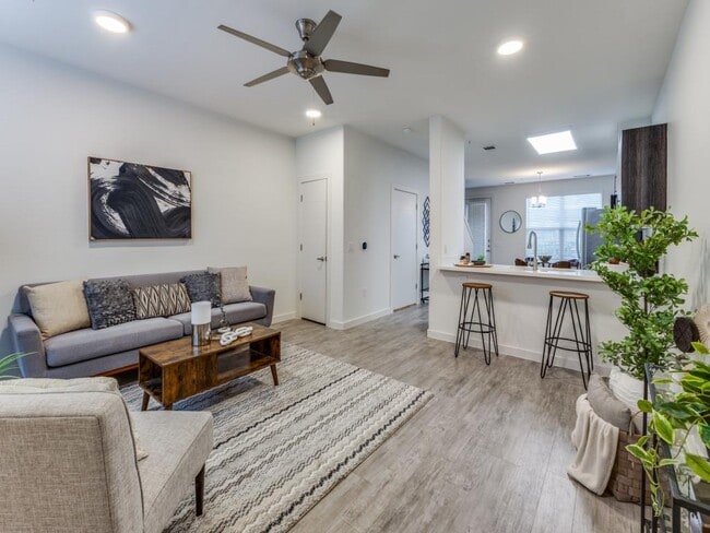 Building Photo - 7805 Cooper Ln