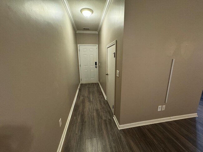 Building Photo - Highly Desirable Richmond Hill Townhome with 3 Bedroooms