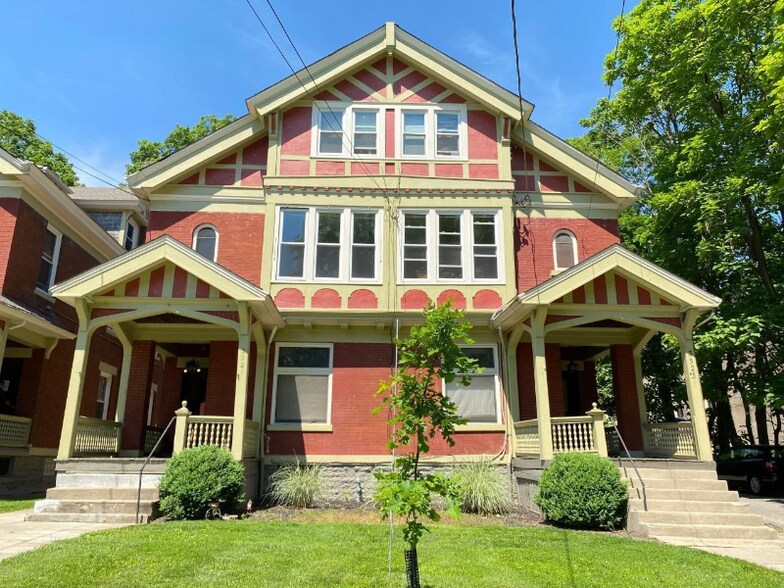Primary Photo - 3521 Clifton Ave