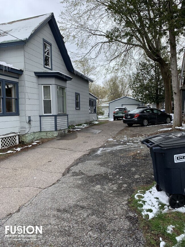 Building Photo - 46 Lafountain St