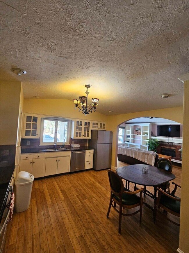 Primary Photo - 2016 10th Ave N