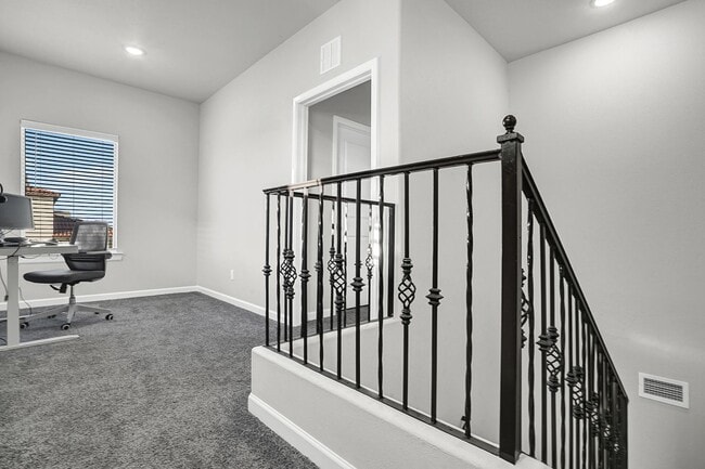 Building Photo - Upper Valley 2 Bedroom 2.5 Bath