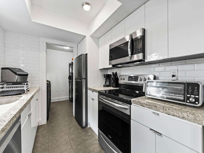 Building Photo - 2740 NW 21st St