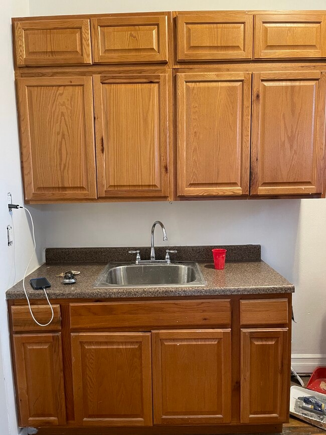 kitchen - 6066 69th Ave