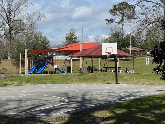 Building Photo - 411 W 5th Ave