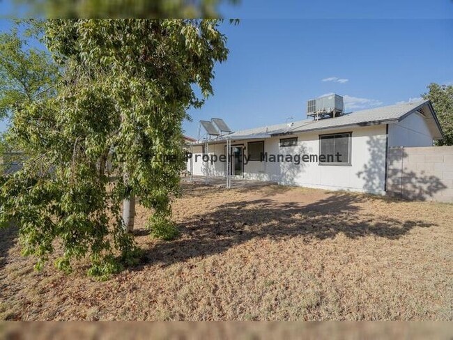 Building Photo - 3142 N 78th Dr
