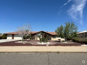 Building Photo - Apple Valley Desert Knolls Home