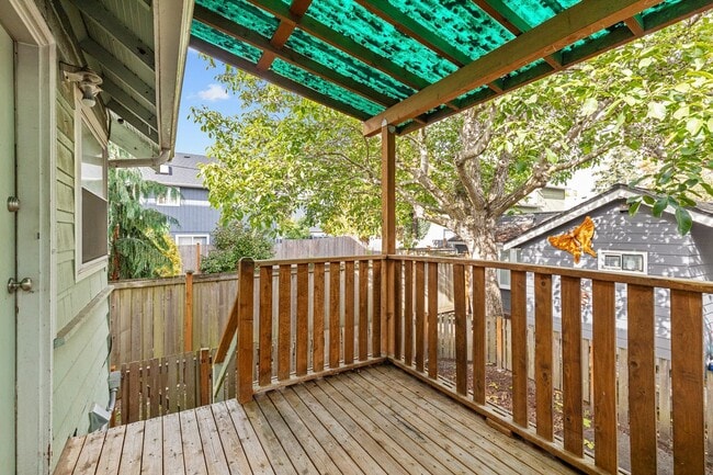 Building Photo - 5155