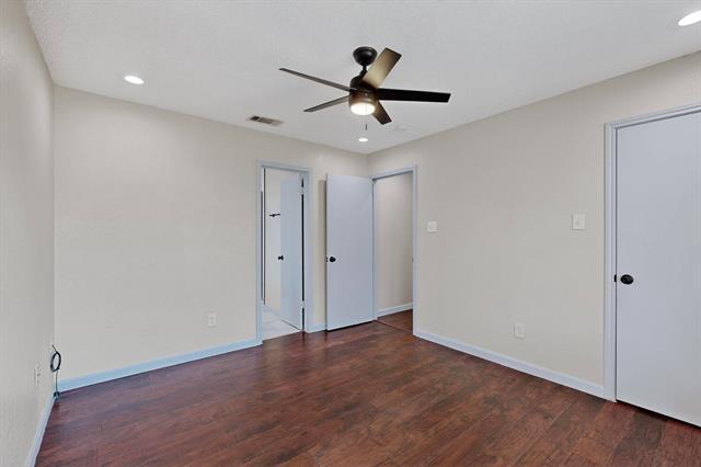 Building Photo - 310 E Amberway Ln
